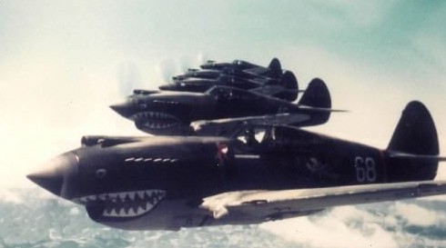 资料图:飞虎队p-40战机在缅甸上空飞行。