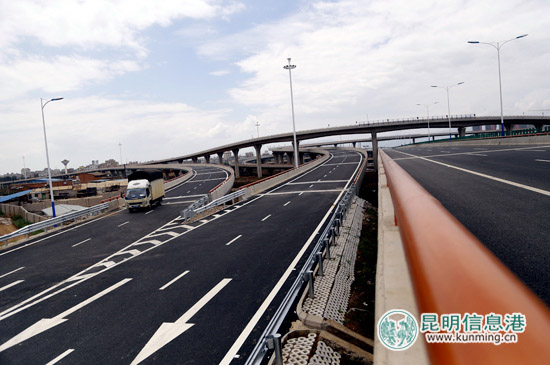 我家昆明这五年：迁机场通地铁 交通建设门门“优”