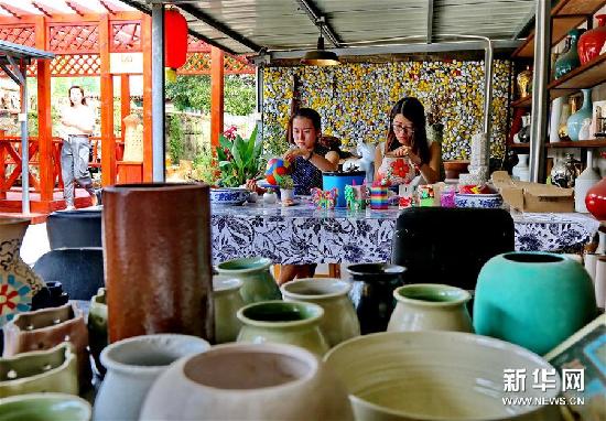 北戴河“筑巢引凤”打造艺术村落