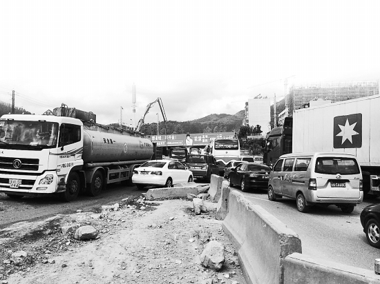 拥堵不堪 拥堵不堪