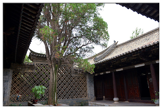 建水西庄镇新房古村 黄氏宗祠“凤在上龙在下”
