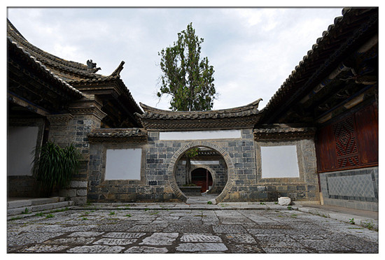 建水西庄镇新房古村 黄氏宗祠“凤在上龙在下”