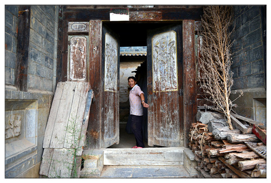 建水西庄镇新房古村 黄氏宗祠“凤在上龙在下”