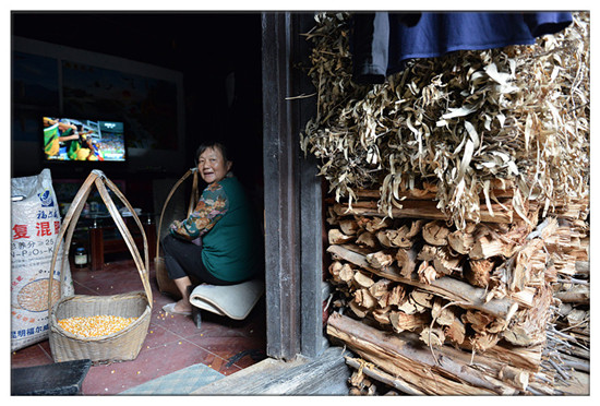 建水西庄镇新房古村 黄氏宗祠“凤在上龙在下”