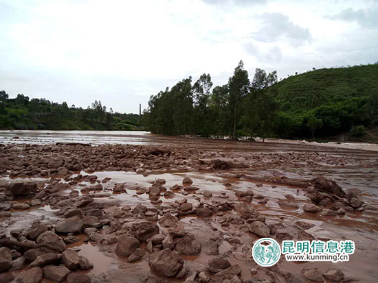 连续强降雨致楚雄多条道路中断 最大堰塞湖面积约7000亩 连续强降雨致楚雄多条道路中断 最大堰塞湖面积约7000亩