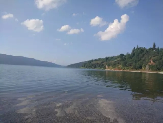 云南寻甸：红色记忆下的“国际范”脱贫