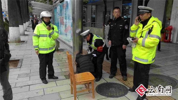 寒冷清晨女子途中突然晕厥 巡逻交警暖心相救