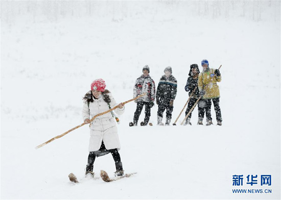 新疆喀纳斯景区进入冬季旅游“发呆”模式 新疆喀纳斯景区进入冬季旅游“发呆”模式