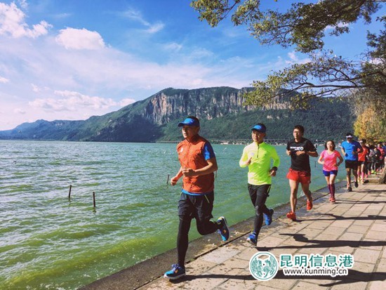 云南跑步牛人“马哥”带你看上合昆马 直播地址收好不谢！