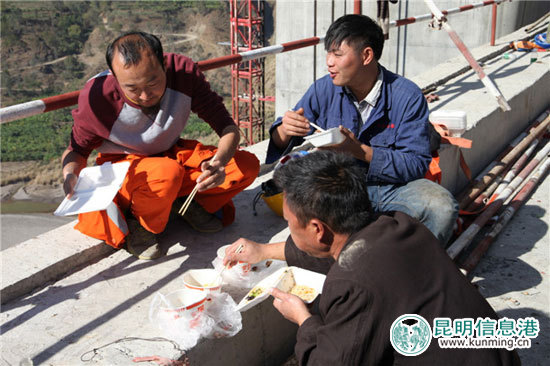 金东大桥合龙 建成后昆明至成都将缩短近100公里 金东大桥合龙 建成后昆明至成都将缩短近100公里