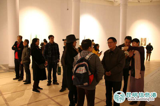 郝平“推门·境界”主题版画作品展在昆开幕