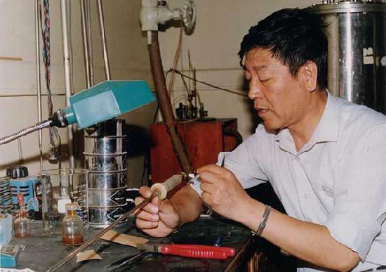 赵忠贤院士工作照 赵忠贤院士工作照