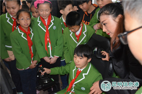 新闻路小学办优质教育侧记：“飞行冬令营”培育孩子大梦想