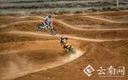 腊月三十到元宵节活动不断 鸡年来蒙自闹新春 腊月三十到元宵节活动不断 鸡年来蒙自闹新春