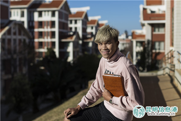 在昆留学生的春节:非洲小伙要学汉语 泰国帅哥在校吃年夜饭 在昆留学生的春节:非洲小伙要学汉语 泰国帅哥在校吃年夜饭