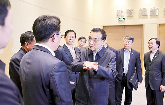 李克强在昆考察 希望斗南花市成为世界第一