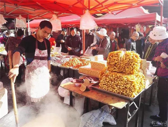 明海源寺年前最后一个“街子” 年味满满 明海源寺年前最后一个“街子” 年味满满