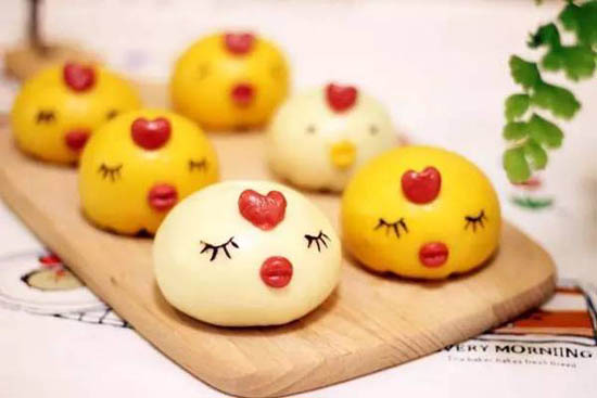 网红小鸡豆沙包祝大家鸡年大吉 网红小鸡豆沙包祝大家鸡年大吉