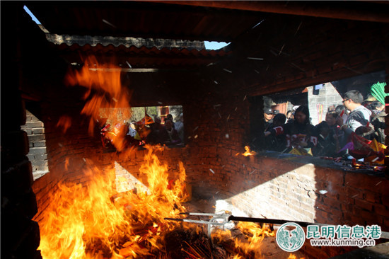 7万民众赶金殿传统庙会 延续百年传统 7万民众赶金殿传统庙会 延续百年传统