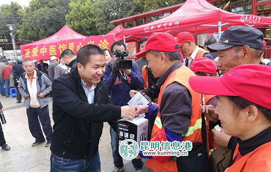 盘龙区开展2017年学雷锋志愿服务活动 盘龙区开展2017年学雷锋志愿服务活动