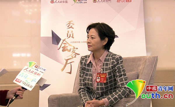 “较真儿”委员徐晓兰:制造业只有创新一条路 “较真儿”委员徐晓兰:制造业只有创新一条路