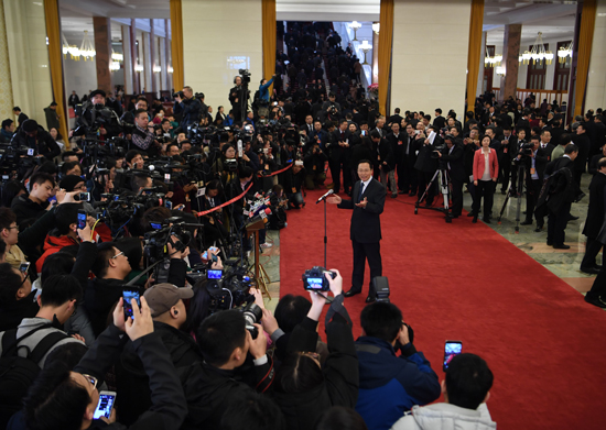 多位部长回应社会热点 我国有能力生产安全优质乳制品