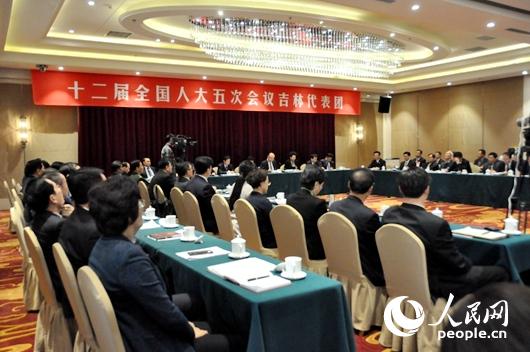 吉林代表团开放日：巴音朝鲁回应唱衰东北论、人才流失论