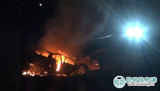 男子酒后驾车高速逆行18公里 撞车起火掉下路边