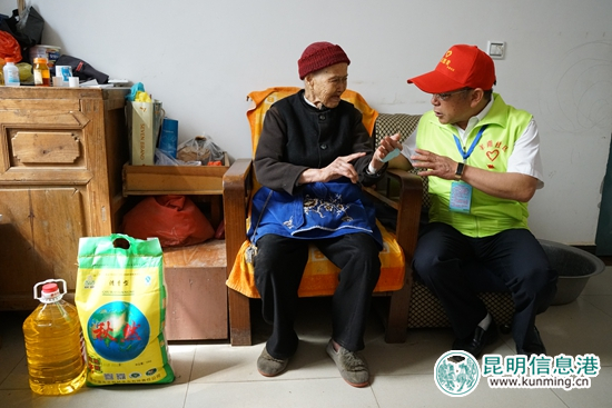 “文韵板桥”志愿者走进官渡羊甫社区 用行动倡导“创城”