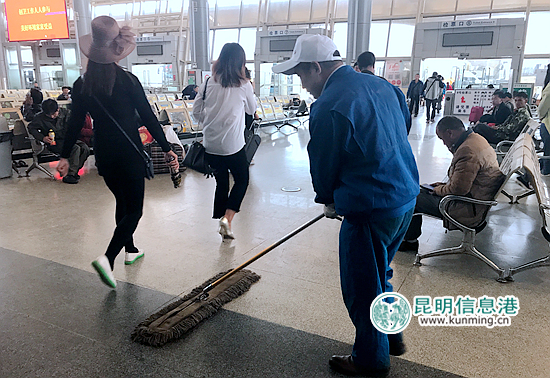 官渡矣六街道开展志愿者活动 倡导文明出行从我做起 官渡矣六街道开展志愿者活动 倡导文明出行从我做起