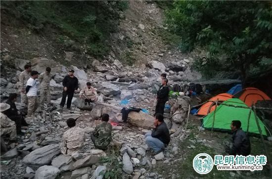 南涧“驴友”团意图翻越无量山 景东森林公安及时劝阻 南涧“驴友”团意图翻越无量山 景东森林公安及时劝阻