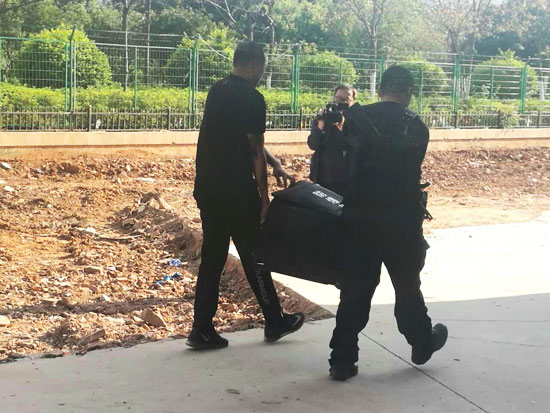 楚雄市区一施工工地发现炮弹 警方已进行处置