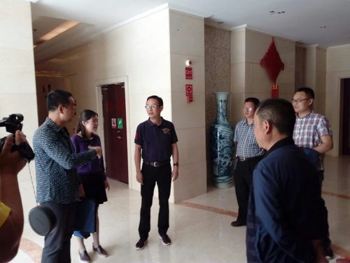 昆明市法制办督查晋宁区公共场所“创城”工作