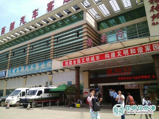 昆明部分老旧小区焕“新颜” 326个无障碍设施被占用得到清理