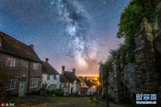 英国多塞特郡窒息银河美景 若人间仙境