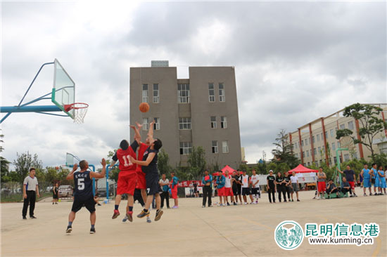 嵩待高速公路路政管理大队参加嵩明县第五届青年三人制篮球赛