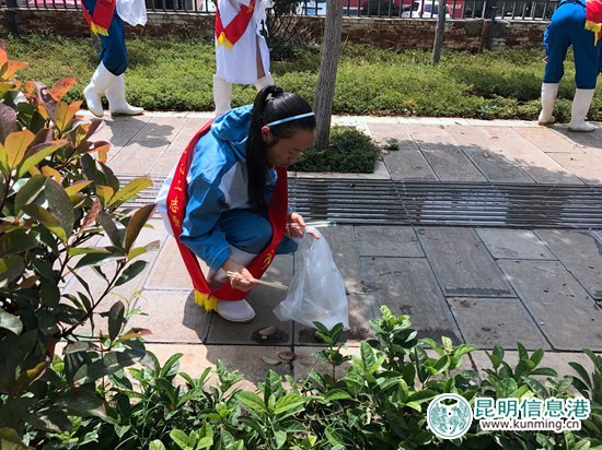 一餐厅员工组成志愿者服务队 鼓励文明用餐