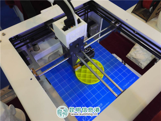 商洽会科技感十足 VR沉浸式旅游可进入奇幻世界冒险