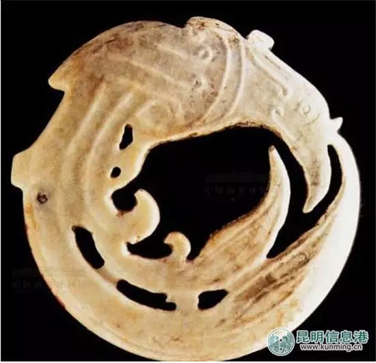 价值2.3亿的明朝成化鸡缸杯下月亮相昆明石博会