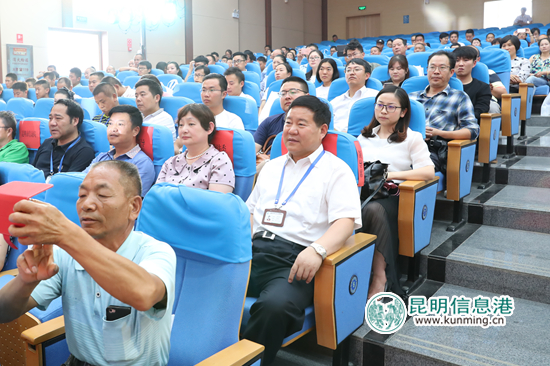 与法同行共创文明 昆明经开区开展法治访谈活动