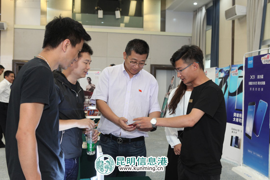 云南电信与联通公司合力落实提速降费 推广六模全网通 云南电信与联通公司合力落实提速降费 推广六模全网通