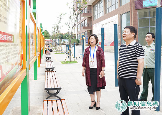 郭子贞深入社区督查“创文”工作