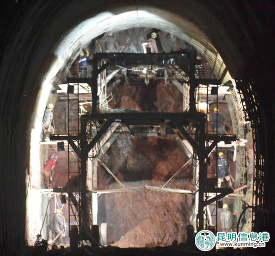 大临铁路,隧道,中铁五局 大临铁路,隧道,中铁五局