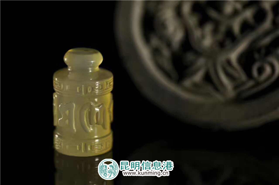 砚山玛瑙惊艳昆明石博会 玩家和收藏者热捧