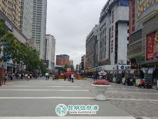 “创文”后,护国街道美丽的南坪街焕然一新 “创文”后,护国街道美丽的南坪街焕然一新