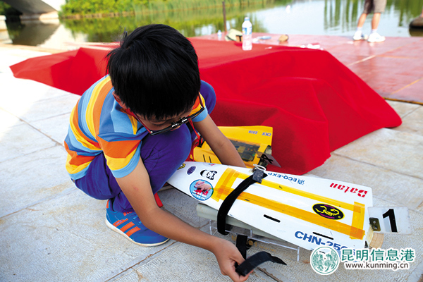 全国青少年航模锦标赛开始举行 全国各地高手齐聚晋宁 全国青少年航模锦标赛开始举行 全国各地高手齐聚晋宁