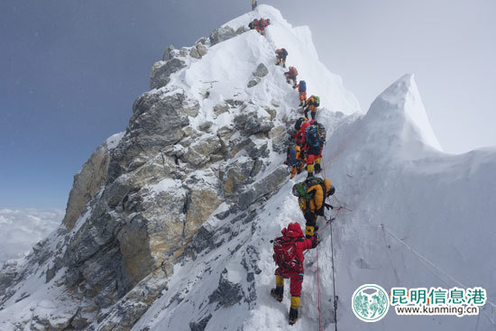 冲顶前的最后一关希拉里台阶