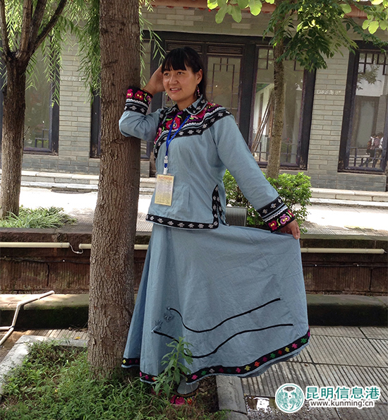 楚雄火把节系列活动“指尖上的记忆”彝绣动态展举行 楚雄火把节系列活动“指尖上的记忆”彝绣动态展举行