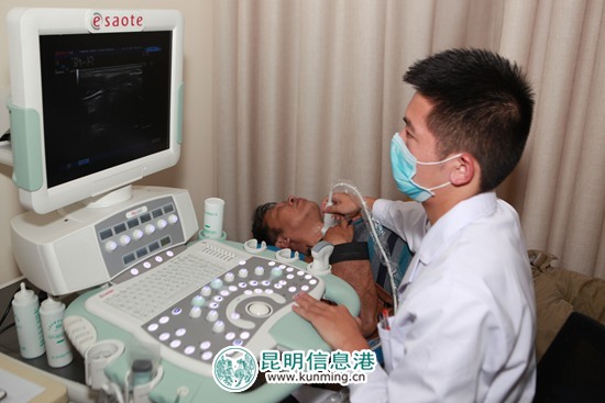 菲悦健康管理中心为云南著名书法家、画家提供免费公益体检活动