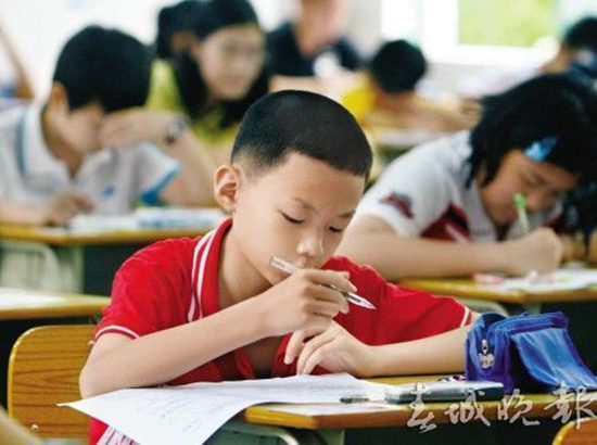 昆明有学校尝试APP解析期末试卷 家长担忧信息泄露 昆明有学校尝试APP解析期末试卷 家长担忧信息泄露